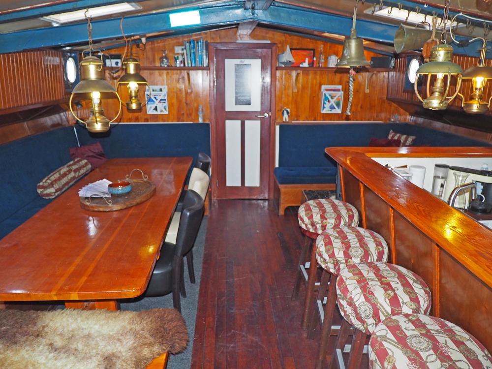 Saloon, Accommodation